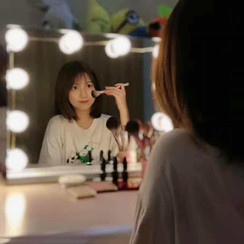 USB LED Hollywood Makyaj Lamba - Dressing Table Vanity With Lighted Mirror incelemesi ve fiyatı